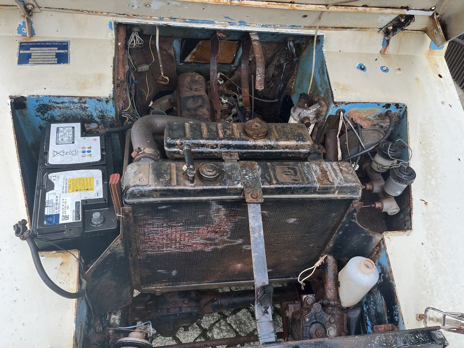 UMM Cournil Entrepreneur  4x4 8 lugares