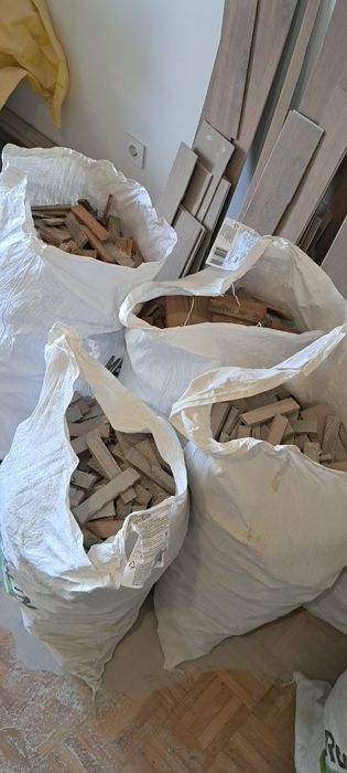 Tacos de Madeira usados. 10 sacos de 25kg