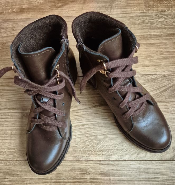 Botki ze skóry naturalnej w modnym czekoladowym kolorze