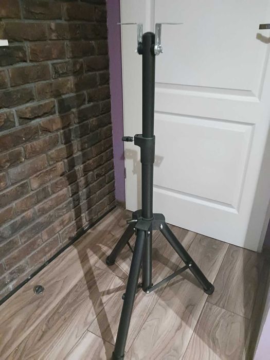 Statyw na trójnogu