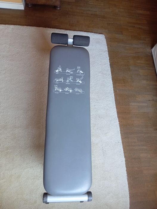 Banco Ginásio com Ilustrações de exercícios