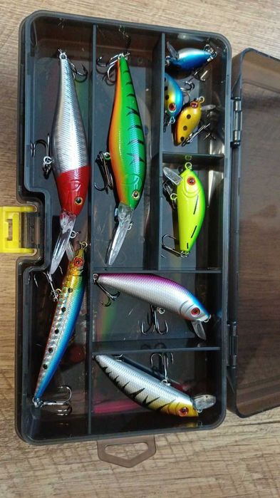 Воблеры 50шт за 1200грн,приманки,цена за НАБОР с коробкой