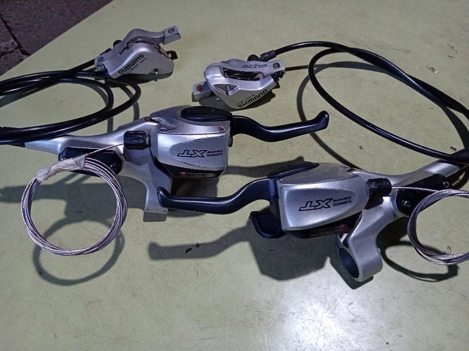 Travões +câmbios DEORE XT semi-novos
