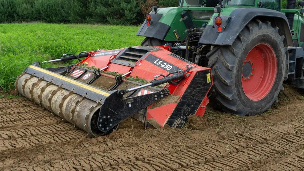 Mulczer leśny REMET L5-250 == mulczer wgłebny == frezarka do pni