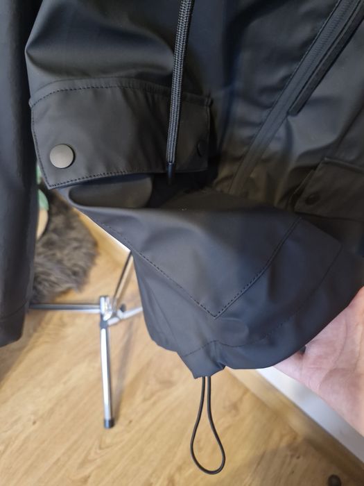 Kurtka czarna przeciwdeszczowa L