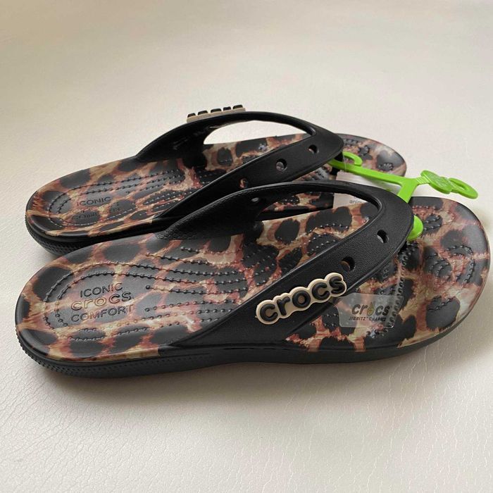 Женские шлепки classic crocs animal remix flip black/leopard w7