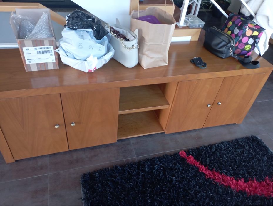 Móvel de sala semi novo castanho