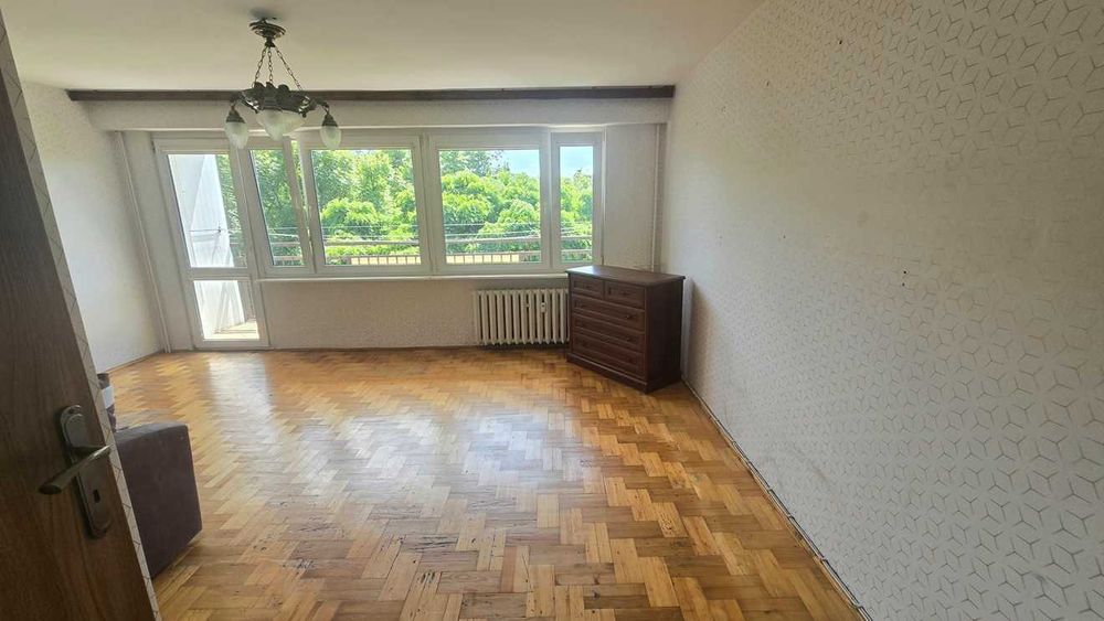Częściowo umeblowane z dużym balkonem/ Winiary