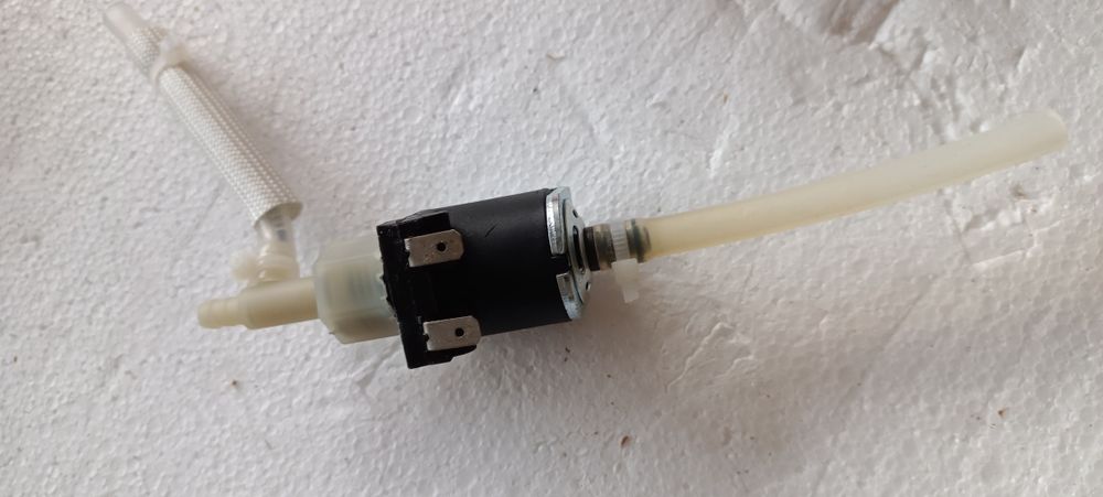 Pompa wody do stacji parowej Electrolux AEG Sankyo KIN39601