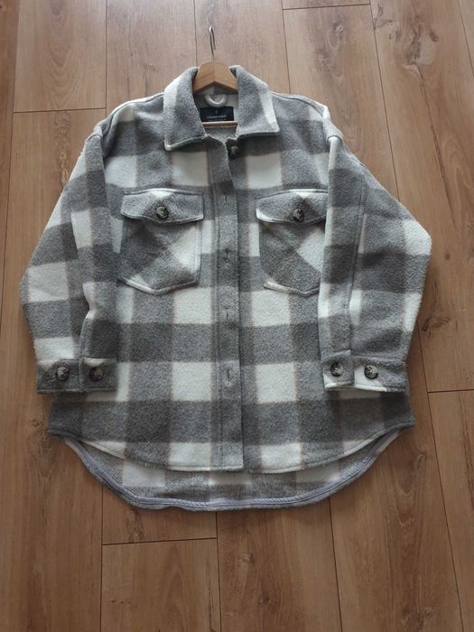 Kurtka koszulowa / ciepła koszula w kratę Stradivarius S oversize