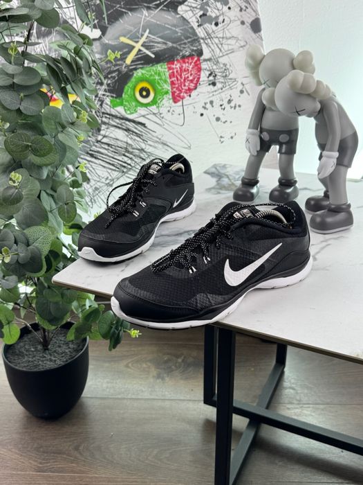 Кросівки Nike Flex Trainer 5 40.5 розмір Е13037