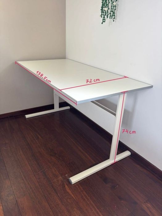 Secretária branca ikea