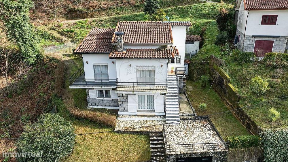 Moradia T5 para venda