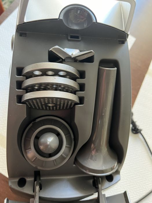 Комбайн-мясорубка Moulinex hv8 pro 2200w