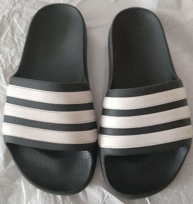 Chinelos de piscina Adidas