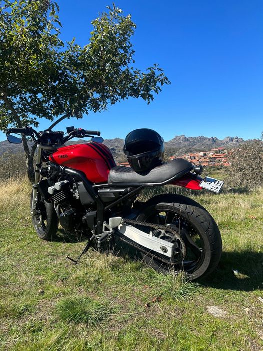 Yamaha fzr600 naked