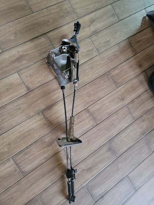 Куліса в зборі троси КПП механічна Volkswagen