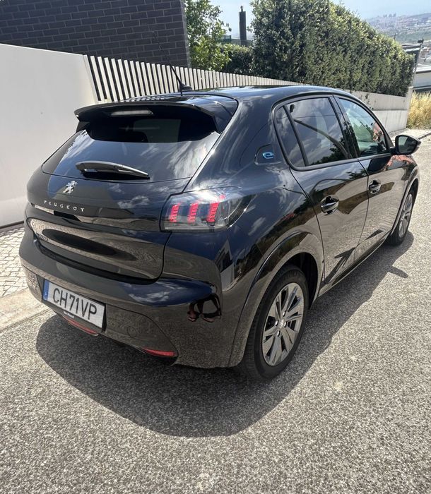 Peugeot e208 Allure 2023 / SOH: 98,5%