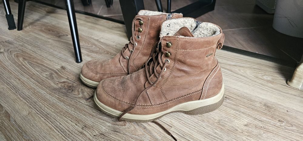 Skórzane męskie buty fińskiej firmy Pomar rozmiar 41 wkładka  26,5cm
