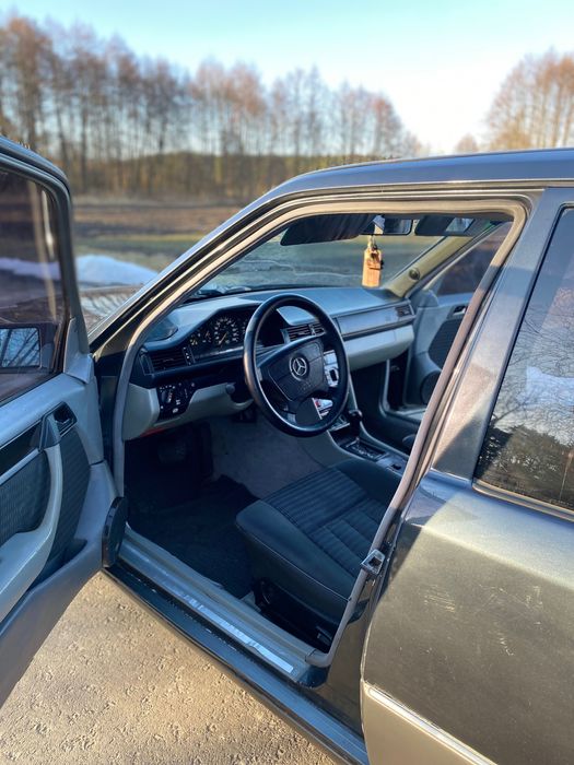 Продам W124 E220