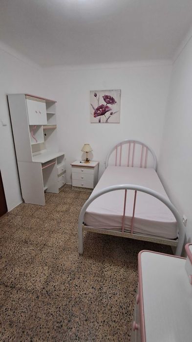 Moradia T3 com boas áreas em Vale de Vargo