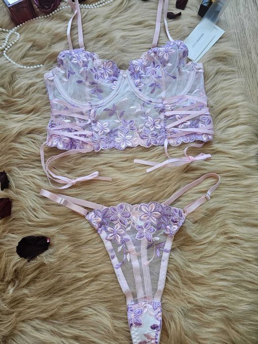 Seksowny komplet gorsetowy top kwiaty stringi M