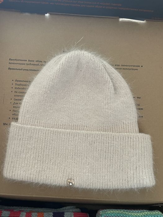 Шапка з ангори, нова