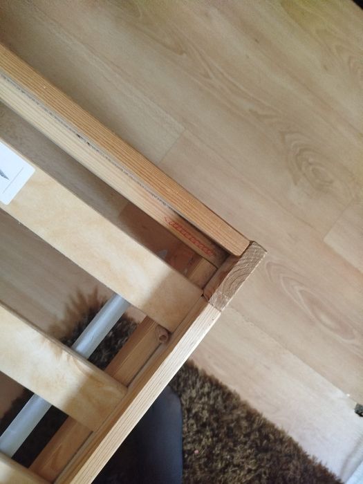 Cama de casal em Madeira