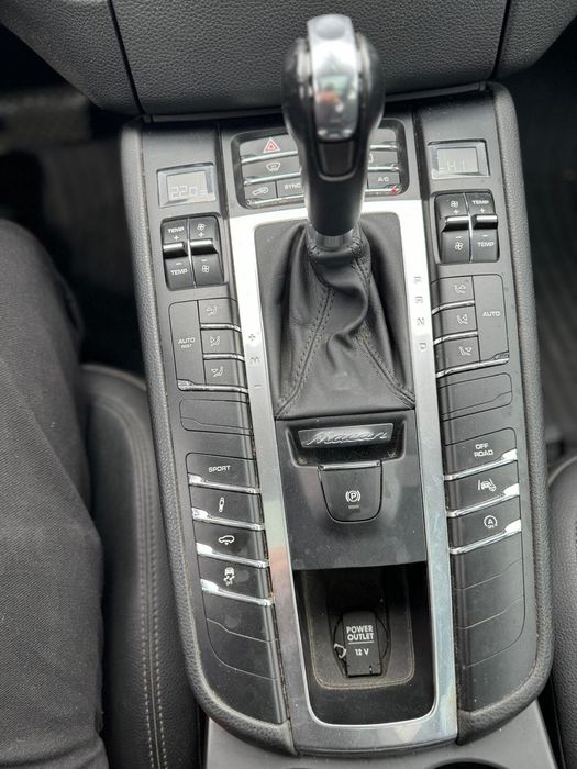 Porsche Macan full options
