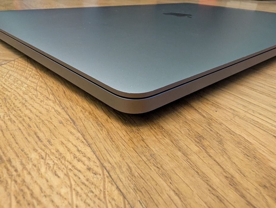 MacBook Pro  2019 (а2141), 16" і9, 16/1  ТБ, 5500м, 93 цикли.
