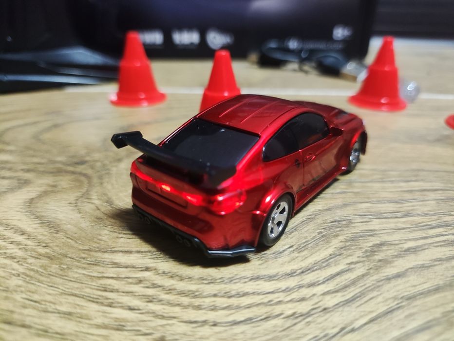 Машинка на радиоуправлении. Дрифт.