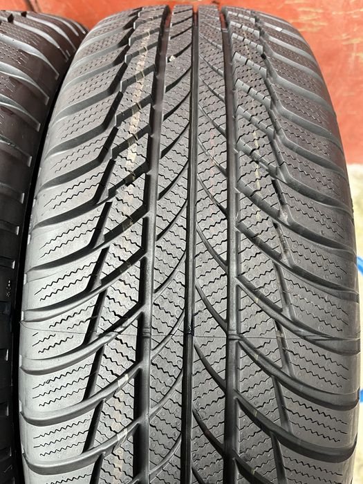 215/65/17 R17 Brigestone Blizzak LM001 4шт ціна за 1шт
