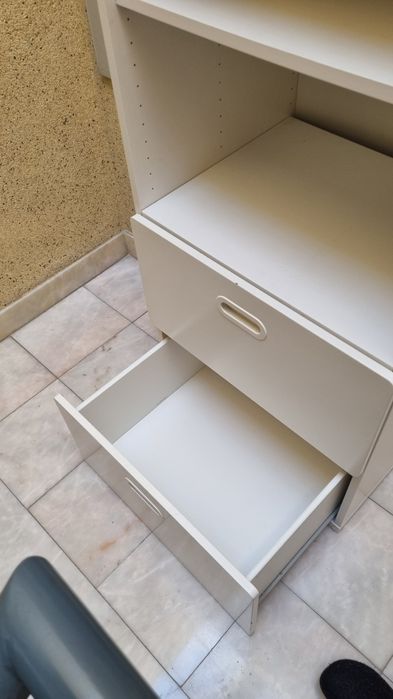 Armário Ikea usado com 2 gavetas e 2 prateleiras