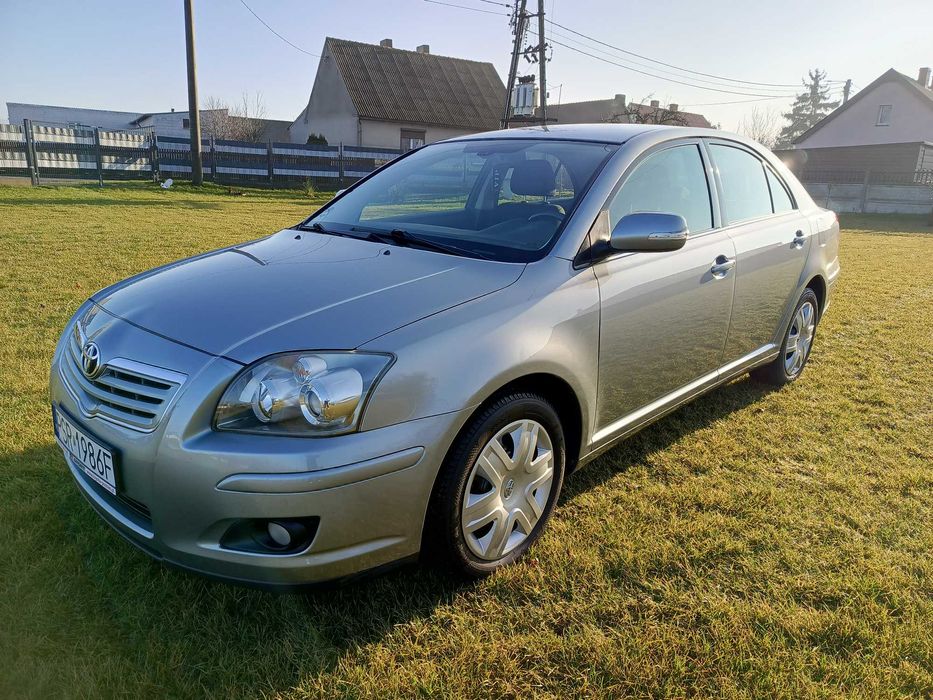 Toyota Avensis 1.8 benzyna