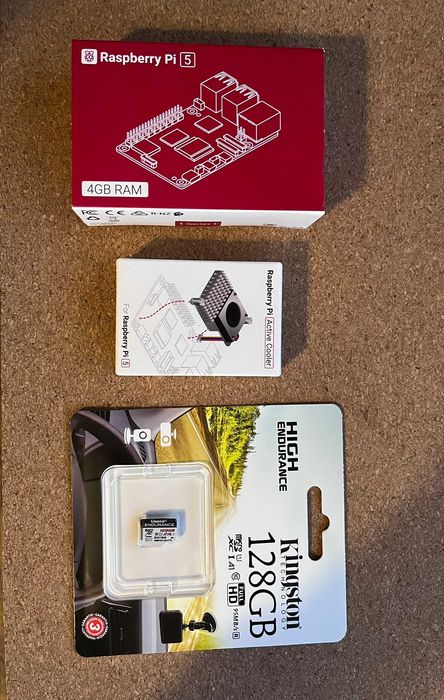 Raspberry Pi 5 4GB + A.Cooler + microSD 128GB