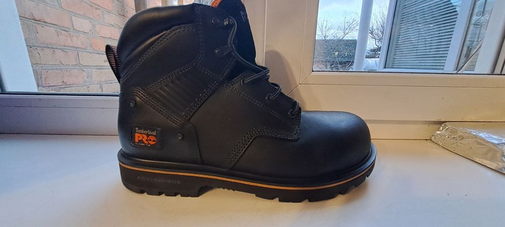 Робочі ботінки з металевим носком фірма Timberland