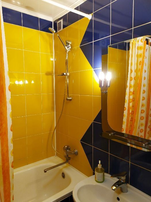 ПОЧАСОВО ПОСУТОЧНО квартира ж/д Вокзал .ц.Рынок .Smart tv