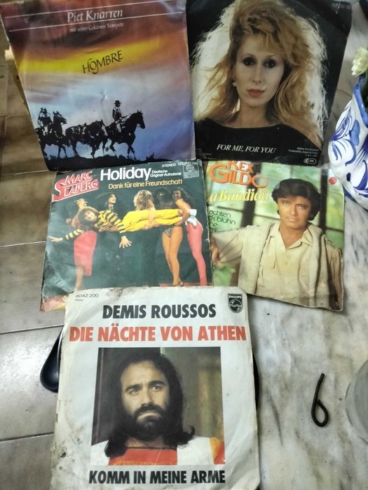 Vinil Demis roussos entre outros