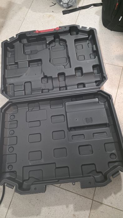 Walizka narzędziowa  Parkside duża po  pistolecie  na kartusz