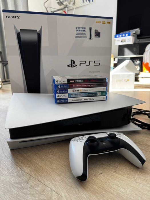Konsola PS5 z napędem stan idealny + pad + gry!