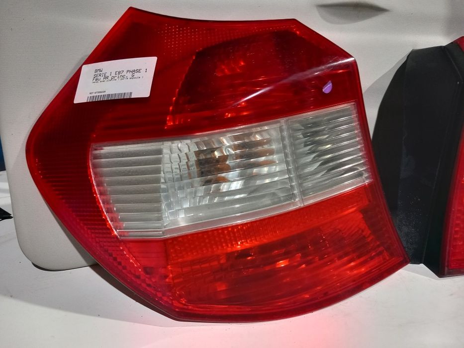 Farolim Stop traseiro esquerdo e direito BMW Serie 1 E81 E87