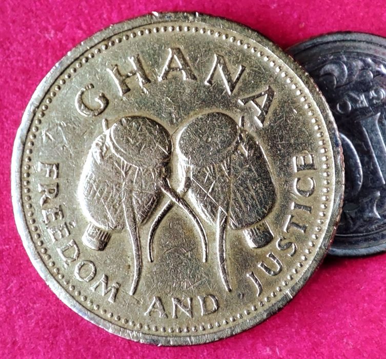 Moneta Ghana 500 cedies.