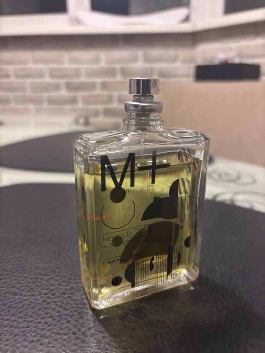 Escentric Molecules Molecule 01 + Mandarin, оригінал