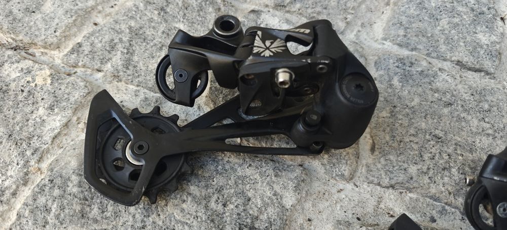 2 Desviadores traseiros 12v 520% SRAM NX