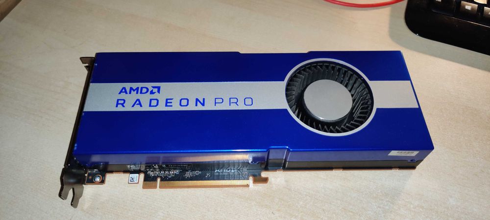 Karta graficzna Radeon PRO W5700