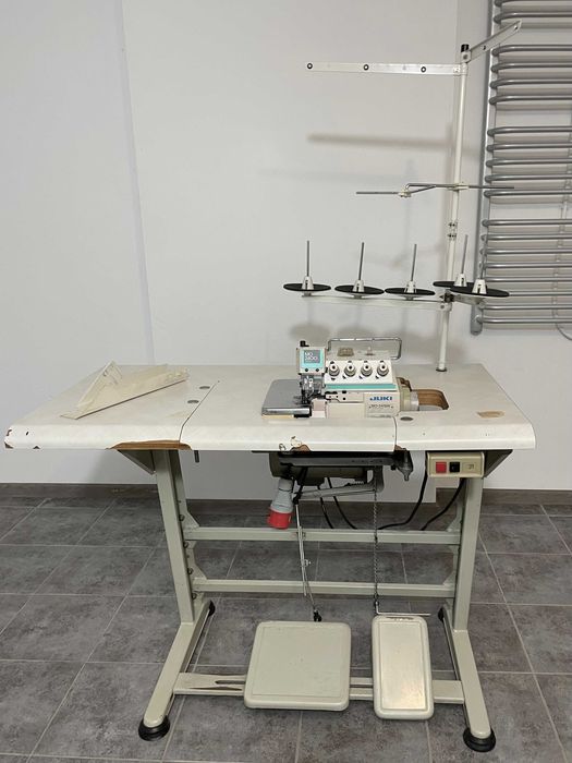 Owerlok przemysłowy Juki MO-2416N 5-nitkowy 370W siła
