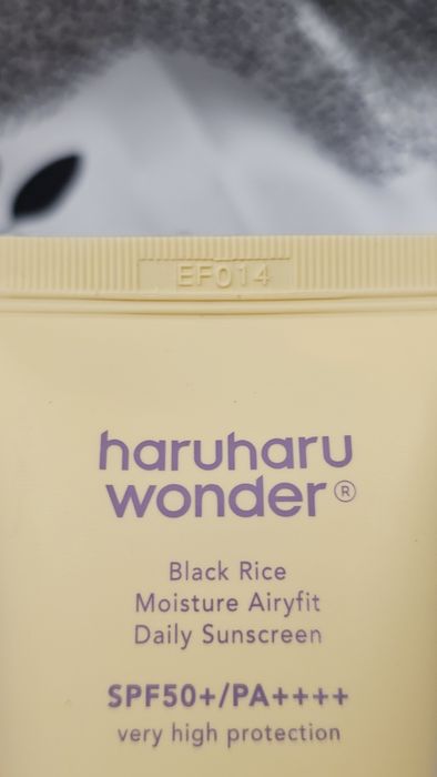 Haruharu Wonder Black Rice Moisture Airyfit Daily Sunscreen SPF50+/PA+