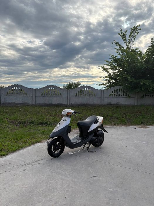 Suzuki lets 2 old