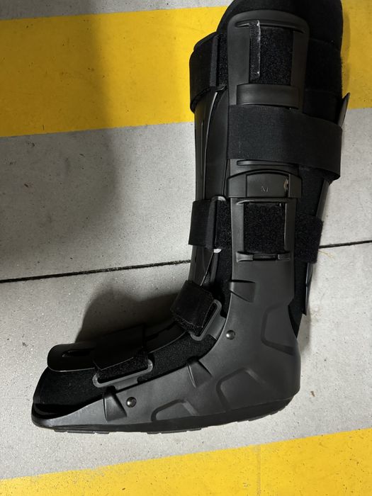 Bota walker para venda.