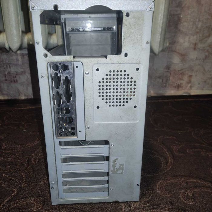 Корпус для пк старий